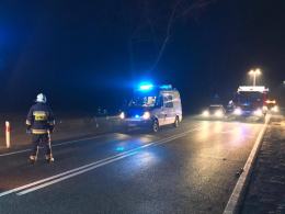 Śmiertelny wypadek na trasie Zawada-Węgry. Nie żyje kierowca mercedesa.