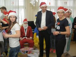 Święty Mikołaj odwiedził małych pacjentów WCM