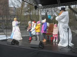 Rozśpiewane i roztańczone Mikołajki na Stawie Zamkowym