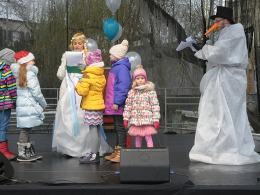 Rozśpiewane i roztańczone Mikołajki na Stawie Zamkowym