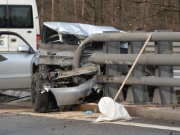 Wypadek na autostradzie A4. W akcji śmigłowiec LPR.