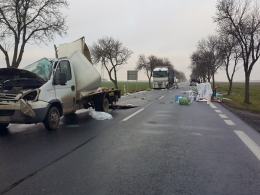 Tragiczny wypadek pod Brzegiem. Zginął pasażer forda.