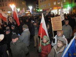 Opolscy politycy wspólnie przeciw rządowi na manifestacji KOD