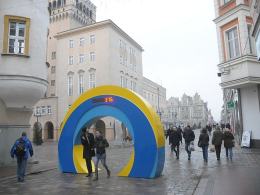 Brama Jubileuszowa liczy Opolan przechodzących przez rynek