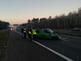 Wystrzał opony przyczyną groźnego wypadku na autostradzie A4