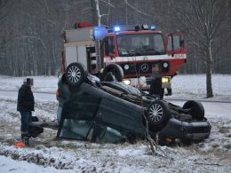 Uwaga - ślisko! Dwa wypadki pod Krasną Górą.