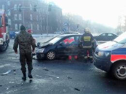 Wypadek na skrzyżowaniu ul. Ozimskiej i Plebiscytowej. Ranna kobieta w szpitalu.