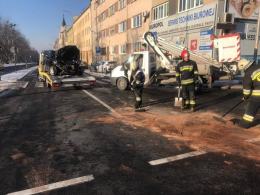 Wypadek na skrzyżowaniu ul. Ozimskiej i Plebiscytowej. Ranna kobieta w szpitalu.