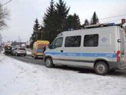Czołowe zderzenie w Popielowie. Cztery osoby w szpitalu.