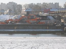 Stary most nad Kanałem Ulgi jest już prawie rozebrany