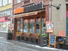 Oddaj kurtkę w opolskiej kawiarni, odbierz darmową kawę