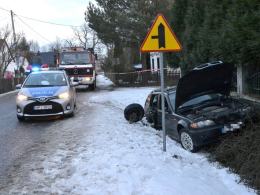 Pijana kierująca BMW wjechała w zaparkowany samochód