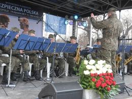 Piknik wojskowy przyciągnął na Plac Wolności setki opolan