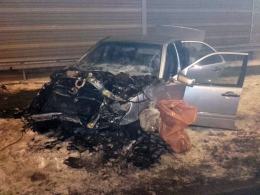 Mercedes dachował na obwodnicy Kędzierzyna-Koźla. Kierowca uciekł.