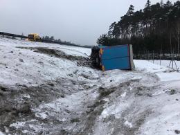 Ciężarówka przewróciła się na autostradzie A4
