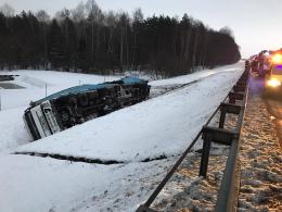 Ciężarówka przewróciła się na autostradzie A4
