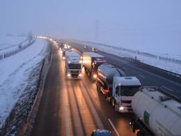 Zdarzenie spowodowało ogromny korek na autostradzie.