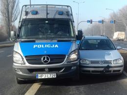 Pijany kierowca uderzył w radiowóz na skrzyżowaniu