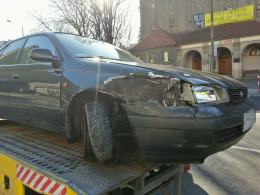 Wypadek w centrum Opola, dwie osoby w szpitalu