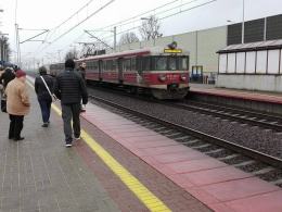 Pijana kobieta wpadła pod pociąg w Lewinie Brzeskim