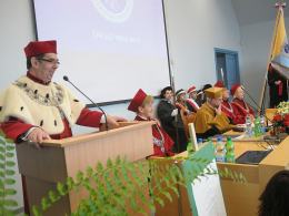 Nowi doktorzy honoris causa na Święcie UO