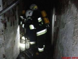 Groźny pożar w Praszce, ewakuowano 22 osoby