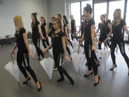 Kandydatki na Miss Opolszczyzny ćwiczą układy choreograficzne