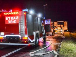 Nocny pożar naczepy na autostradzie A4