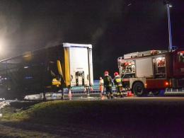 Nocny pożar naczepy na autostradzie A4