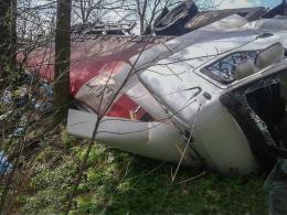 Ciężarówka przewróciła się w rowie na trasie Opole - Nysa