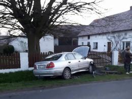 Zderzenie mitsubishi z ciągnikiem w Wierzbiu