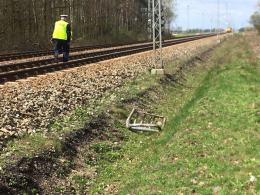 Samochód terenowy wjechał wprost pod pociąg w Opolu