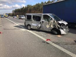 Zasnął za kierownicą, doprowadził do zderzenia na A4