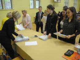 Gimnazjaliści pisali testy z matematyki i przyrody. Zobacz, co musieli wiedzieć.