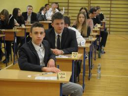 Gimnazjaliści pisali testy z matematyki i przyrody. Zobacz, co musieli wiedzieć.
