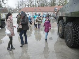Logistycy otworzyli koszary dla odwiedzających