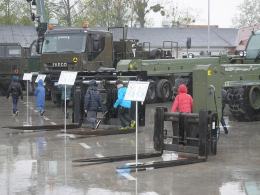 Logistycy otworzyli koszary dla odwiedzających