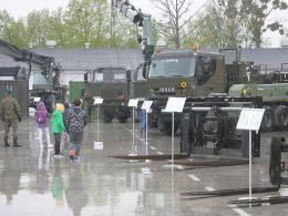 Logistycy otworzyli koszary dla odwiedzających