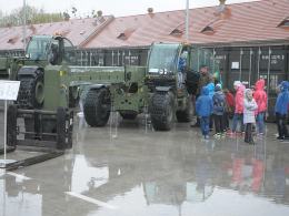 Logistycy otworzyli koszary dla odwiedzających
