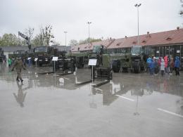 Logistycy otworzyli koszary dla odwiedzających