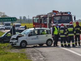Wypadek w Sosnówce, dwie osoby ranne