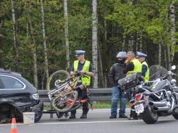 Wystrzał opony przyczyną kolizji na autostradzie