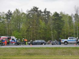 Wystrzał opony przyczyną kolizji na autostradzie