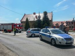 Peugeot dachował w Namysłowie. W aucie była kobieta z niemowlakiem.