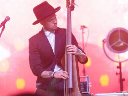 Wojtek Mazolewski Quintet energetycznie w utworze o Opolu