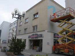 Na opolskich kamienicach powstaje kolorowy mural