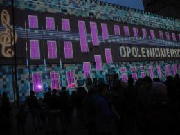 Mieszkańcy stworzyli interaktywny mapping na Rynku