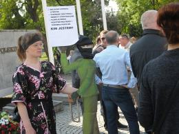 Zakończyła się jubileuszowa "miesięcznica pogrzebania demokracji"