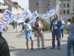 Zakończyła się jubileuszowa "miesięcznica pogrzebania demokracji"