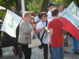 Zakończyła się jubileuszowa "miesięcznica pogrzebania demokracji"